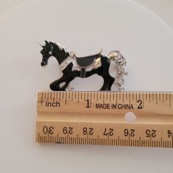 Carousel Unicorn Brooch NWT - Picture 2 of 4